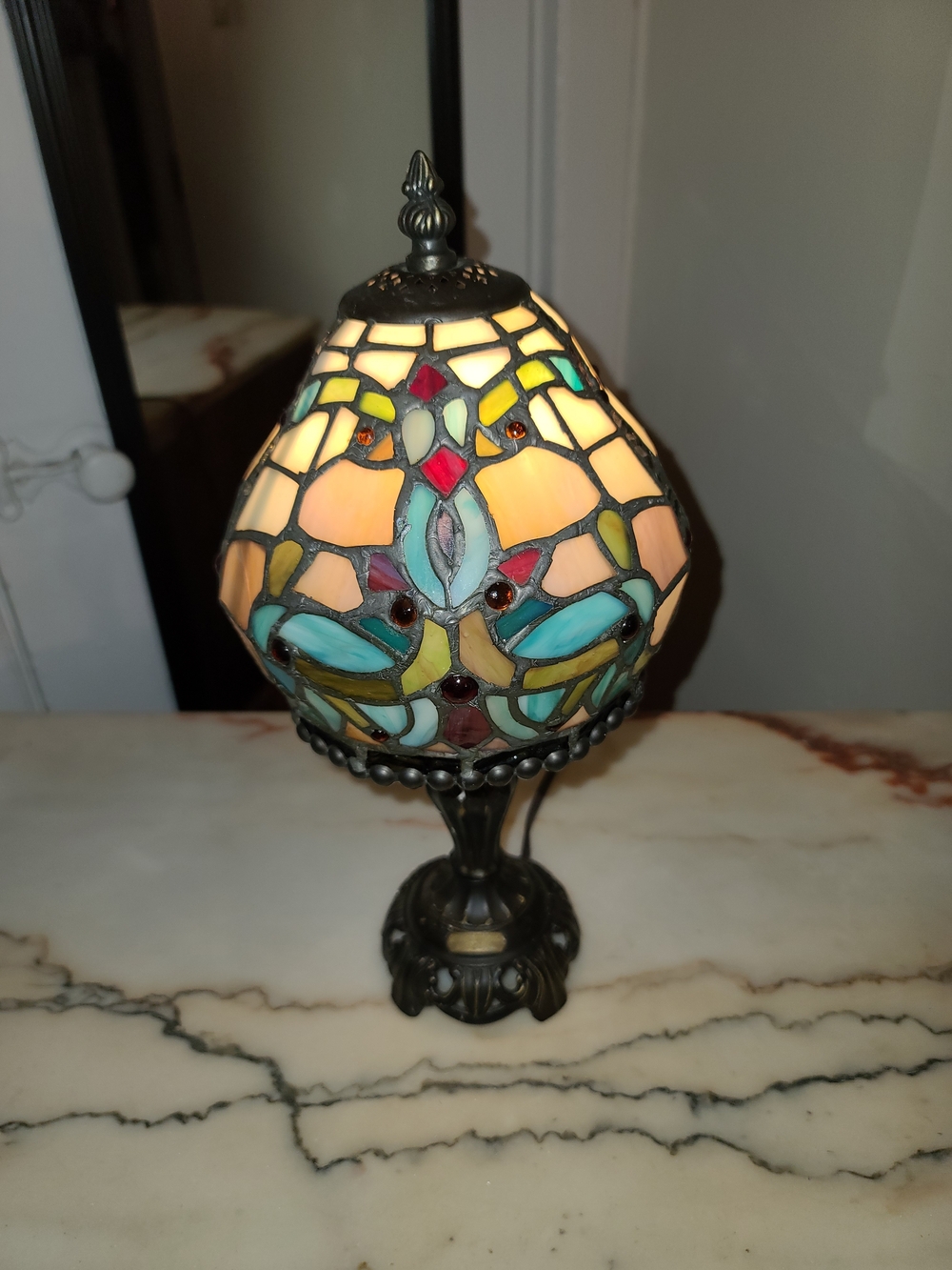 Dale Tiffanys Inc. Antiques Roadshow Lamp - Art Nouveau Stained Glass Desk Lamp - Picture 7 of 16